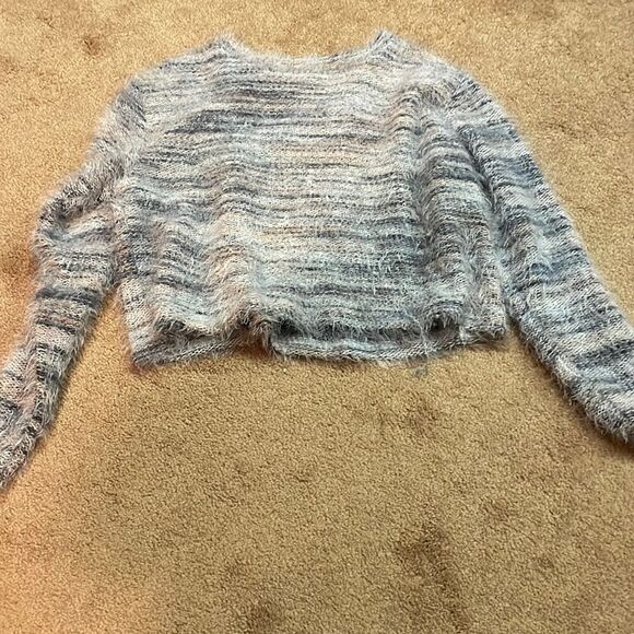 Crop sweater  - Picture 1 of 2